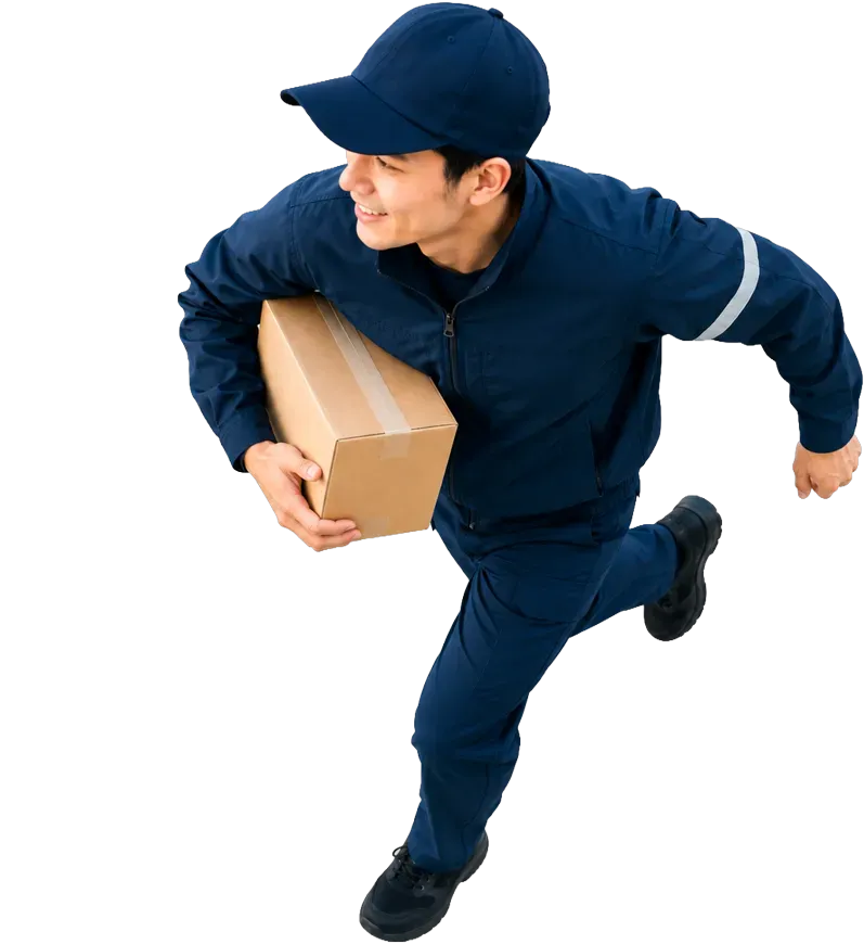 荷物を届ける男性スタッフ